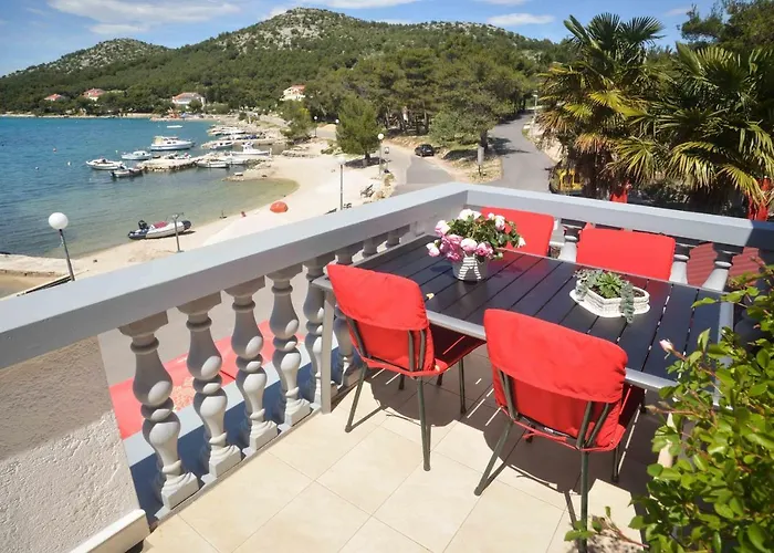 And By The Sea Drage, Biograd - 14356 Gostinjska kuća Drage