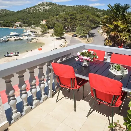 And By The Sea Drage, Biograd - 14356 Penzion Drage